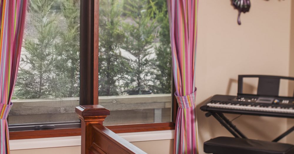 7 Benefits of Installing a Security Screen Door 4 Security screens on your windows and doors allow the fresh air in, while keeping bugs out.