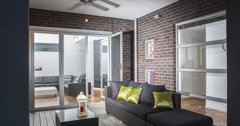 7 Benefits of Installing a Security Screen Door 6 Buyers appreciate a safe and secure purchase, and security doors provide that benefit.